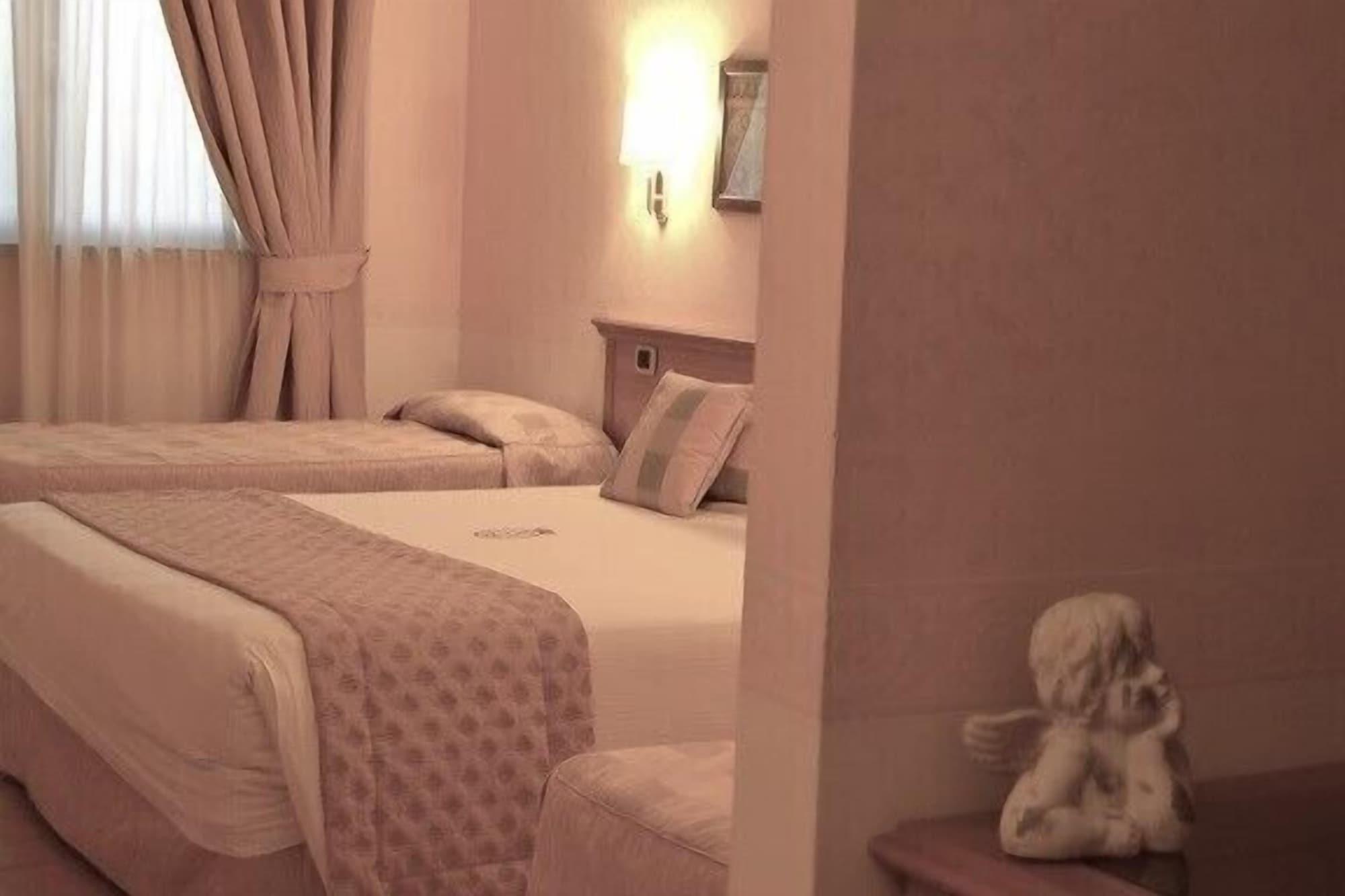 Seccy Hotel Boutique Art & Museum Fiumicino Ngoại thất bức ảnh