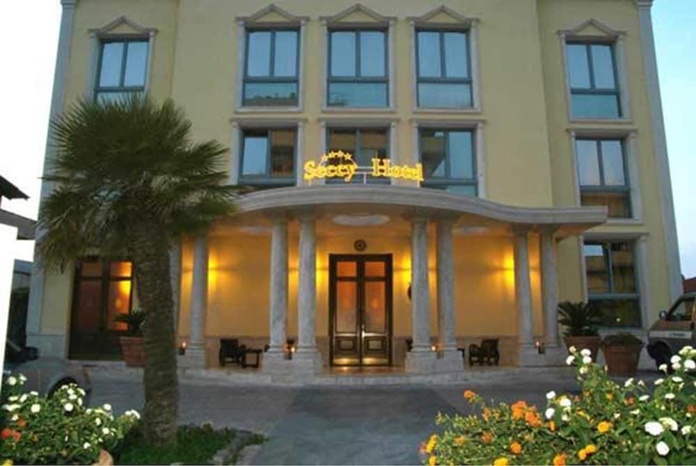 Seccy Hotel Boutique Art & Museum Fiumicino Ngoại thất bức ảnh