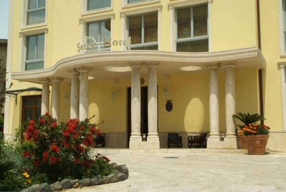 Seccy Hotel Boutique Art & Museum Fiumicino Ngoại thất bức ảnh