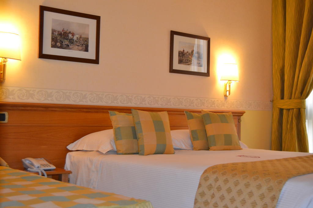 Seccy Hotel Boutique Art & Museum Fiumicino Phòng bức ảnh