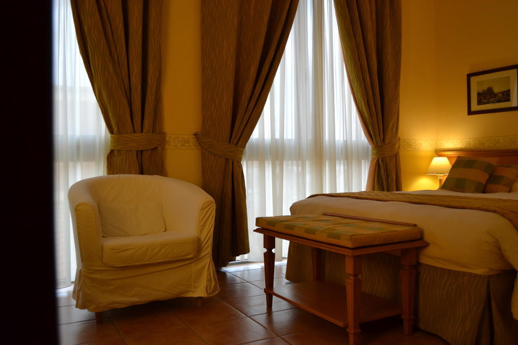 Seccy Hotel Boutique Art & Museum Fiumicino Phòng bức ảnh