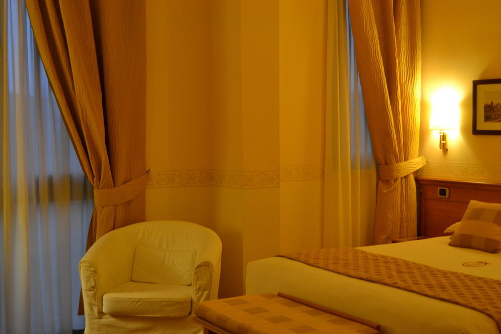 Seccy Hotel Boutique Art & Museum Fiumicino Phòng bức ảnh